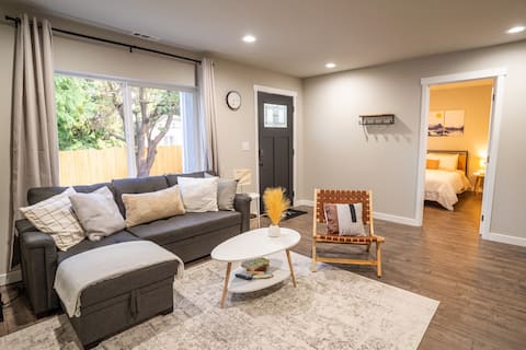NEW 3BR Home w Deck by a Stream