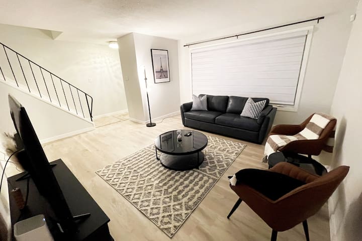 Beautiful and Spacious 3 Bedrooms & 3 Beds Home