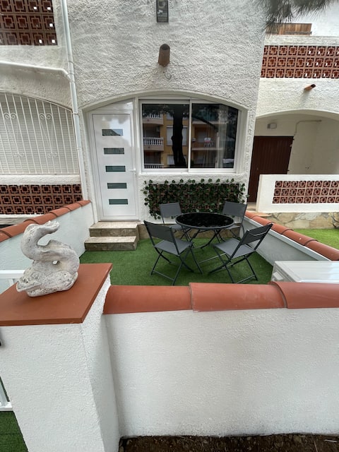 Top performing Airbnb: Empuriabrava Apartment in Castelló D'empúries