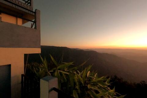 Cliffside Guesthouse One Upper & One Ground Room
