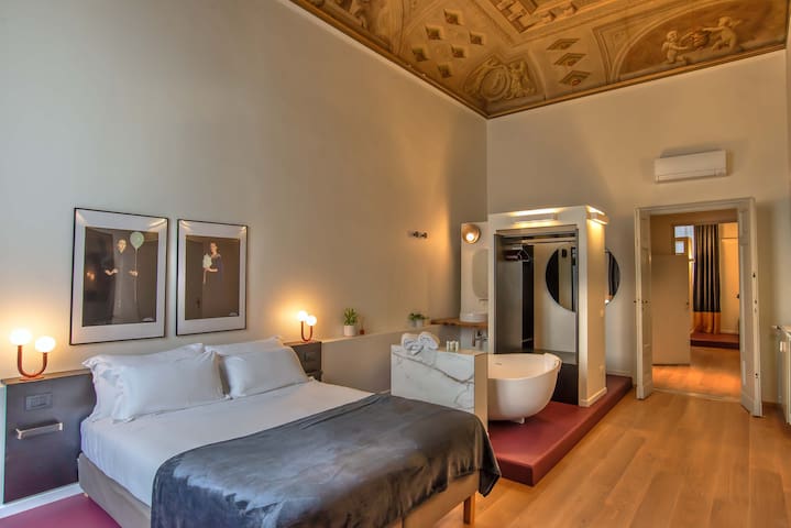 MDR Crystal Apartment