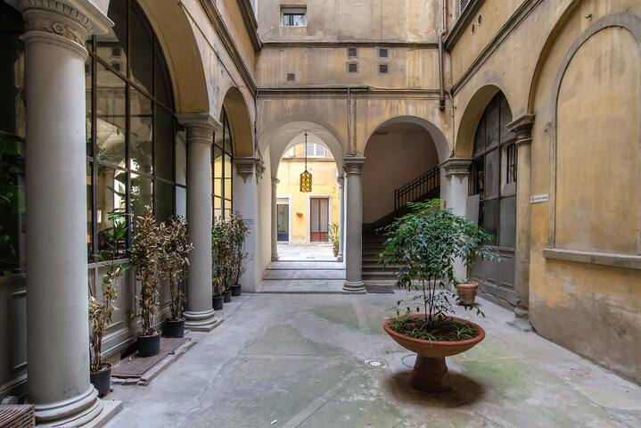 MDR Crystal Apartment gallery image 4