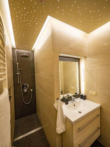 Large 3BR Apartment with Bunkbed gallery image 5