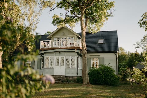 Second floor suite
