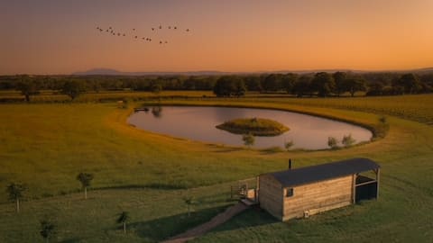 Successful Airbnb property: Larch Hut set on Wagtail Retreat Vineyard in Malvern Hills