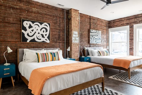 Top performing Airbnb: Upscale Loft, Walkable Area, Close to Stadiums in Ohio City