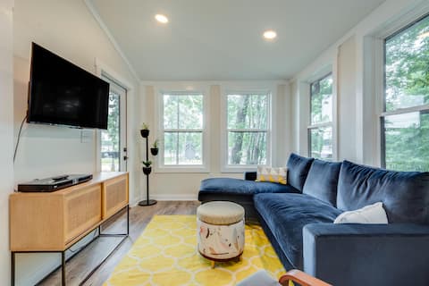 Top Airbnb: *Sommarstuga* Modern cozy lakeview retreat for 6 in Tracy City