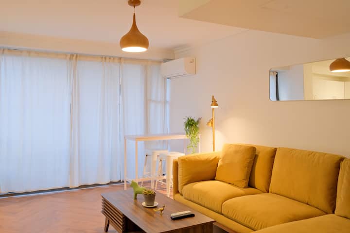 Split AC providing great heating and cooling to the entire space.