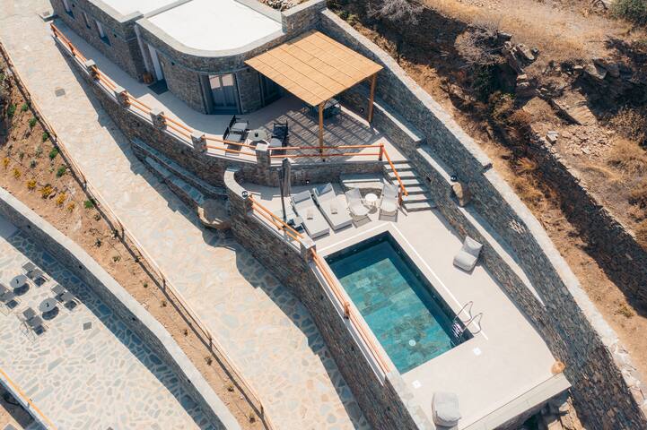 Two Bedroom Villa with Private Pool and Sea View