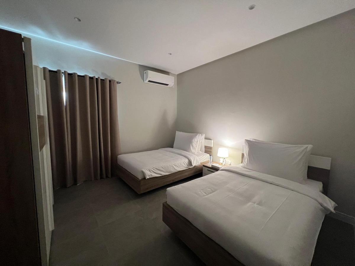 Вила с три спални и самостоятелен басейн · Скандинавски градини