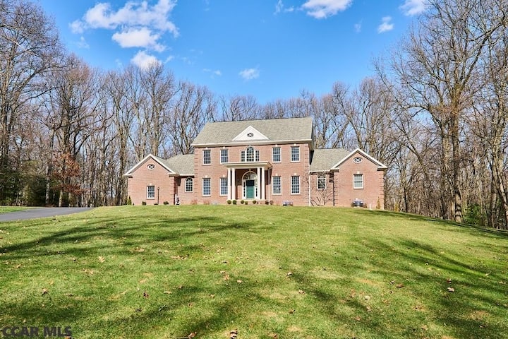 Large Home 2 Miles From Campus - DuBois, PA