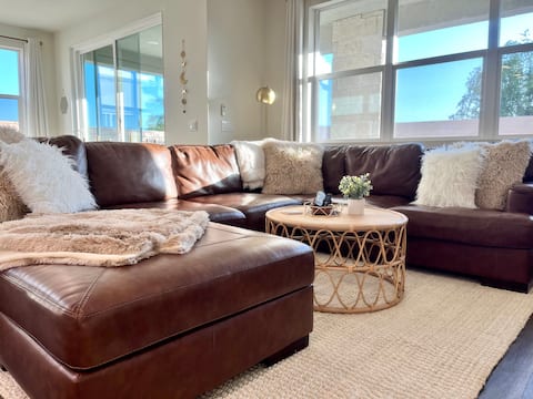 Successful Airbnb property: Skye & Star's Oasis•Fun Vibes•Pool/Spa! in Indio