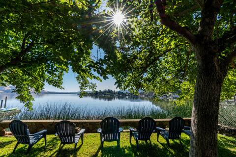 Cherry Haus | Lakefront • Spa • Dock • Dogs