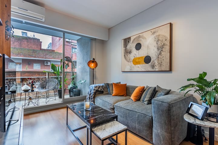 Studio mobiliado com varanda e piscina em Palermo