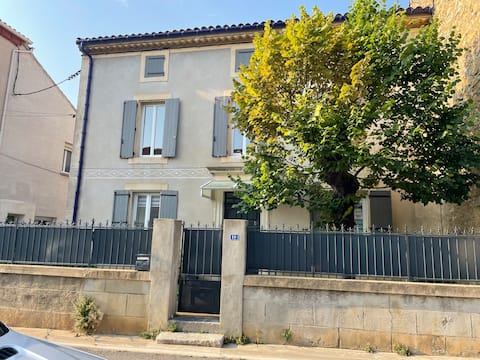 House 10 minutes from the sea