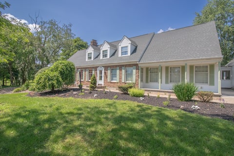 Starlit Oasis|Hottub|Xbox|Fireplace|Large Dining