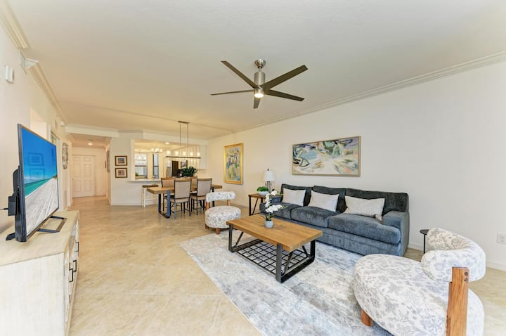 Spectacular Golf View Apartment - Lakewood Ranch, FL