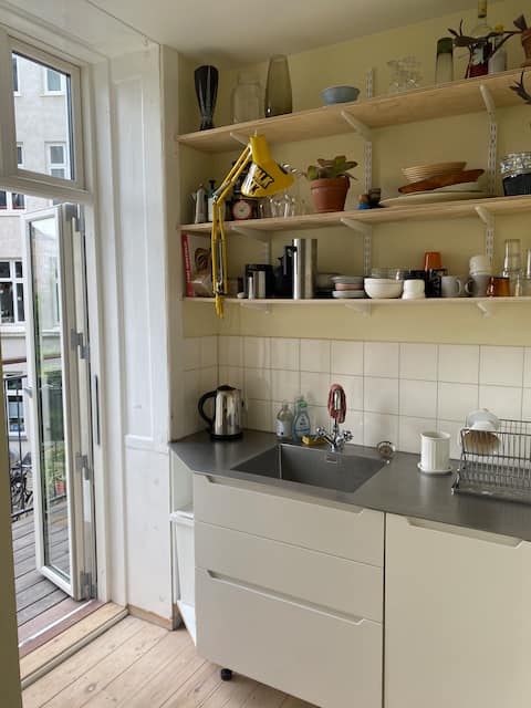 Popular Airbnb listing: Super central cozy apartment in København