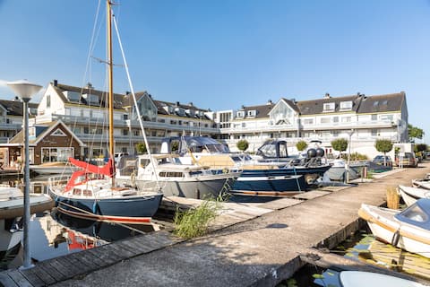 Luxury apartment on the water near Amsterdam & Utrecht