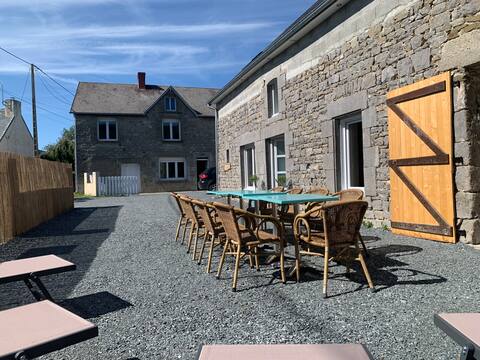 16-person starred lodgings 1 km from the sea.