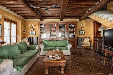Top Airbnb: Podere Tignano, 4-bedroom villa in the Chianti! in Barberino Tavarnelle