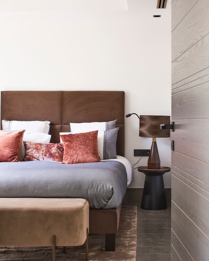 Спалня със самостоятелен санитарен възел