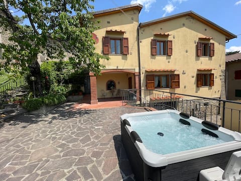 Country house with view+Jacuzzi