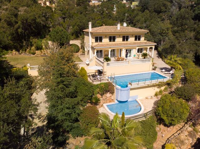 CoastalVillas – Villa Verona gallery image 3