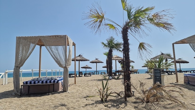 Top Airbnb: Sea view, air conditioning, feet in the water. in Le Barcarès