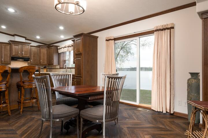 Cozy Lakefront! FirePit, Fireplace, Trails, Games gallery image 5