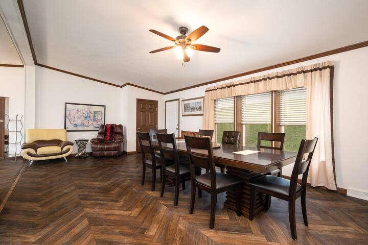 Cozy Lakefront! FirePit, Fireplace, Trails, Games gallery image 4