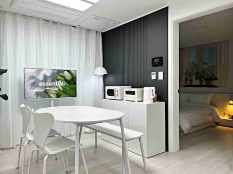 [Wangsimni/Sindang] 10 min by subway (2 rooms, bed)