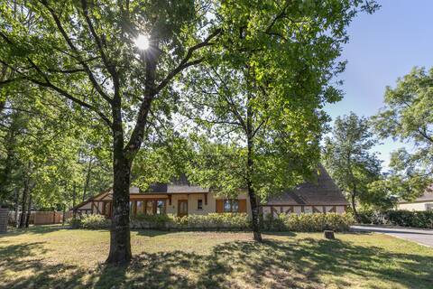 Cottage in Sologne Vineyard/ Chateaux