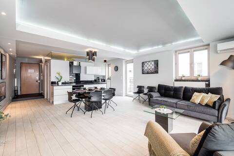 Successful Airbnb property: Old Town, 3 bedrooms, 2 bathrooms, terrace in Małopolskie