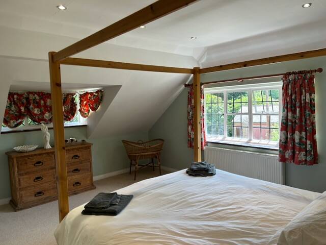 Charming Group Stay – Peaceful Retreat near London gallery image 2