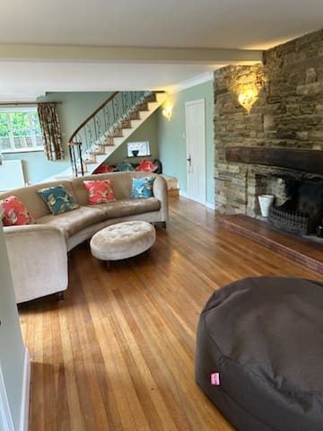 Charming Group Stay – Peaceful Retreat near London