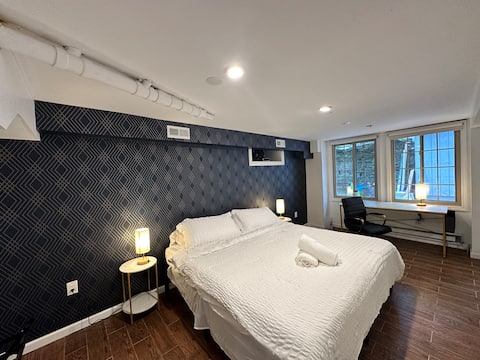 NYC 30 min, 2 King Beds, W/D & Close to Train