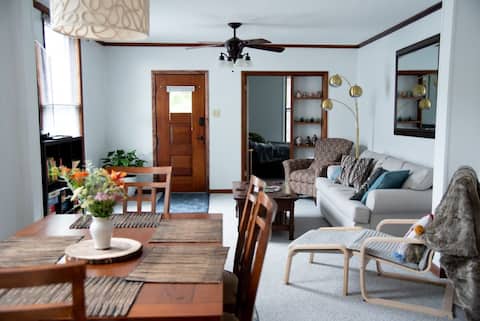 Cozy Up in 'Hip'storic Downtown