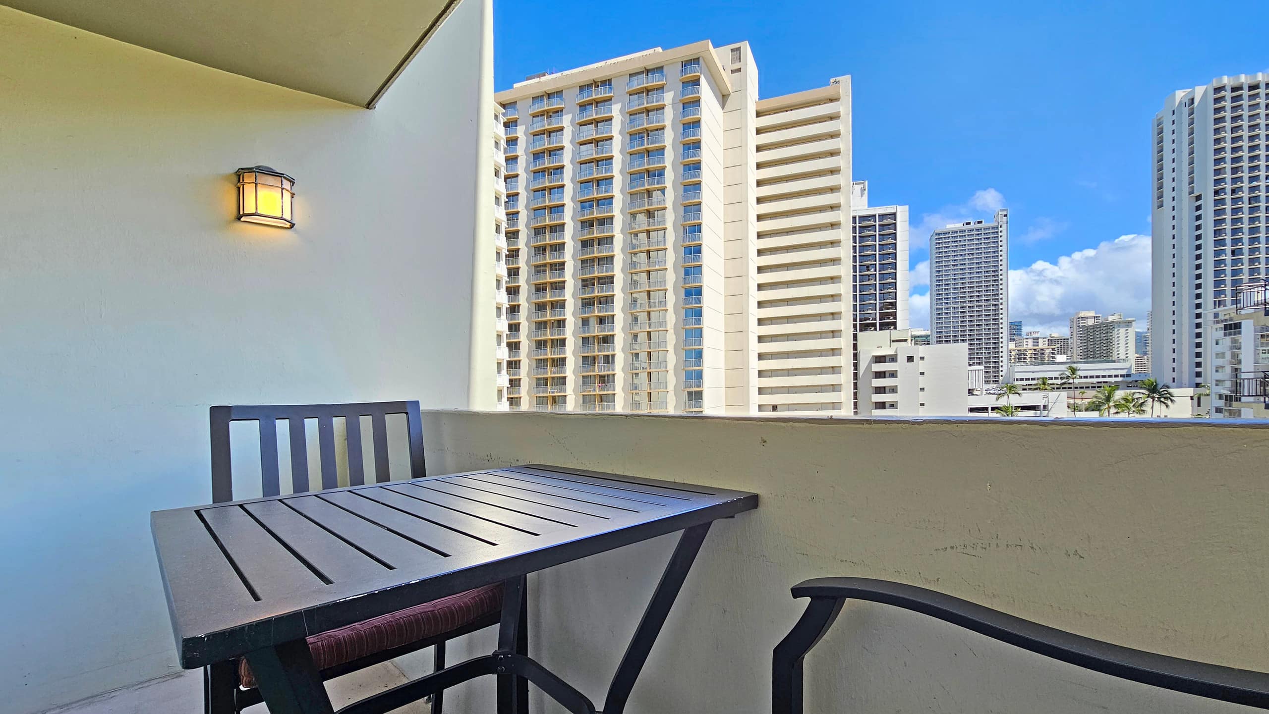 WG 803 | 134 Steps to Waikiki Beach, Sand & Sun - Image 12
