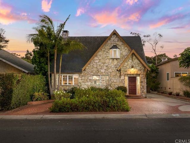 Perfect Hollywood Riviera family vacation home