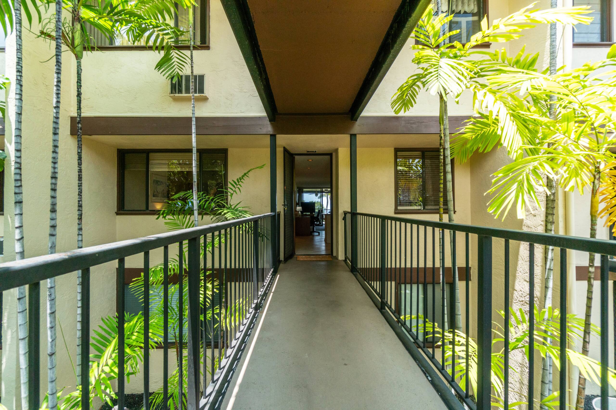 Condo in Kailua-Kona · ★4.29 · 2 bedrooms · 3 beds · 2 baths - Image 43
