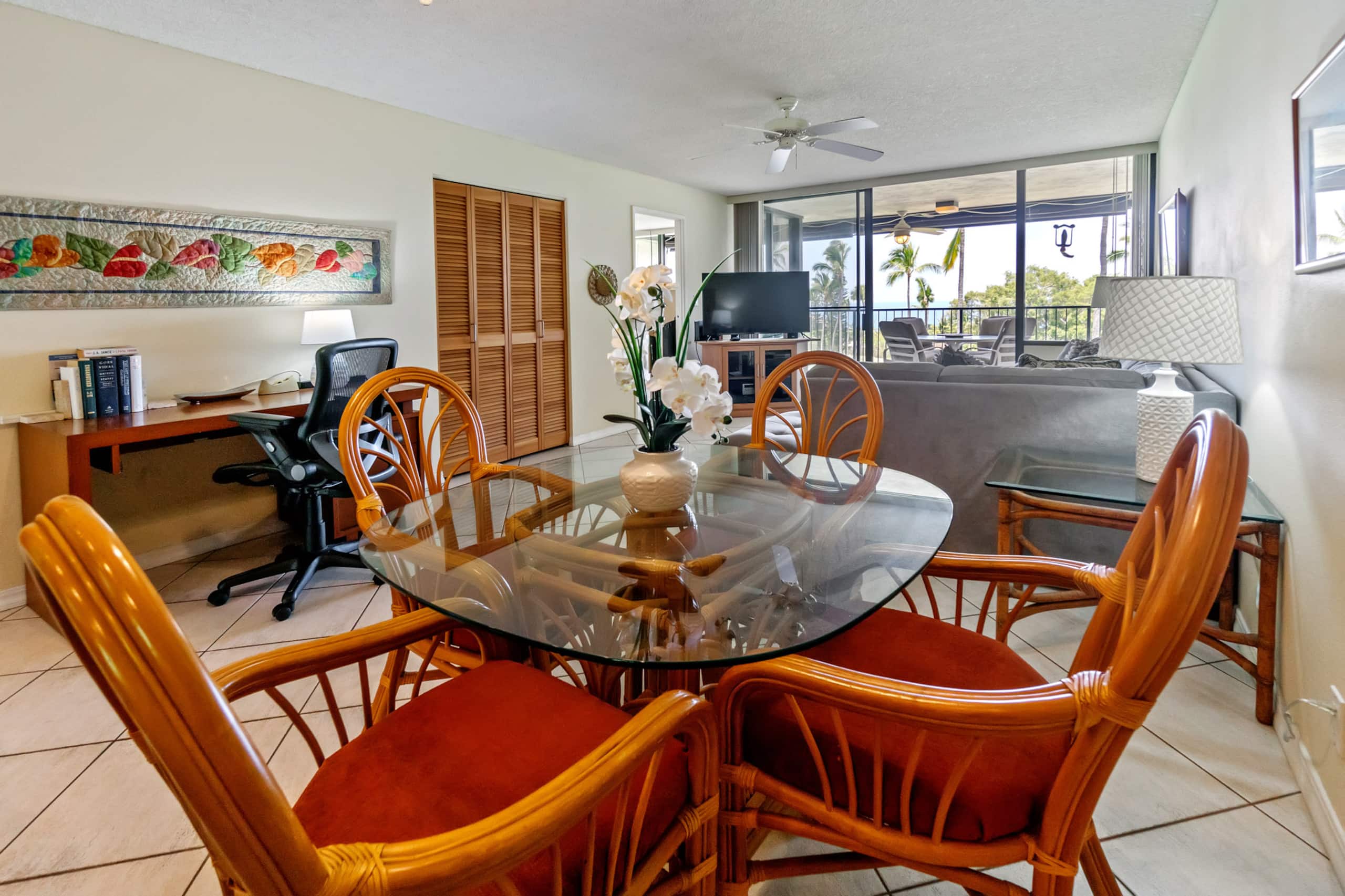 Condo in Kailua-Kona · ★4.29 · 2 bedrooms · 3 beds · 2 baths - Image 16