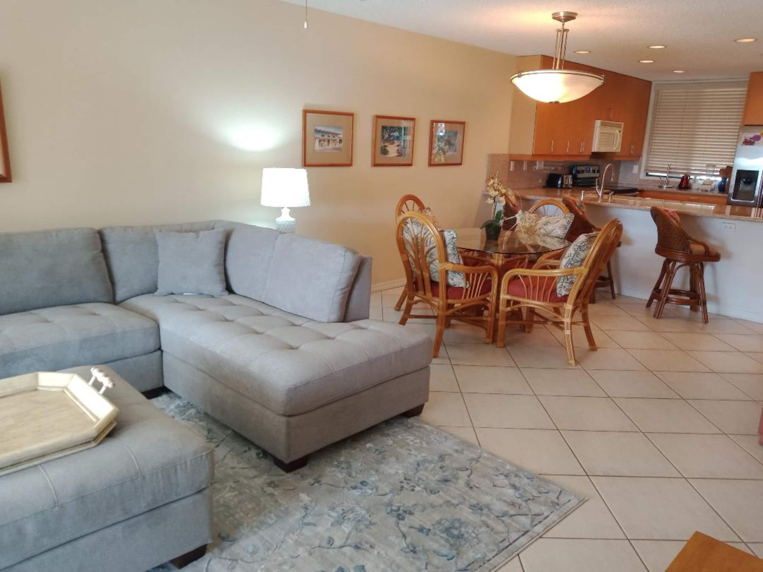 Condo in Kailua-Kona · ★4.29 · 2 bedrooms · 3 beds · 2 baths - Image 3