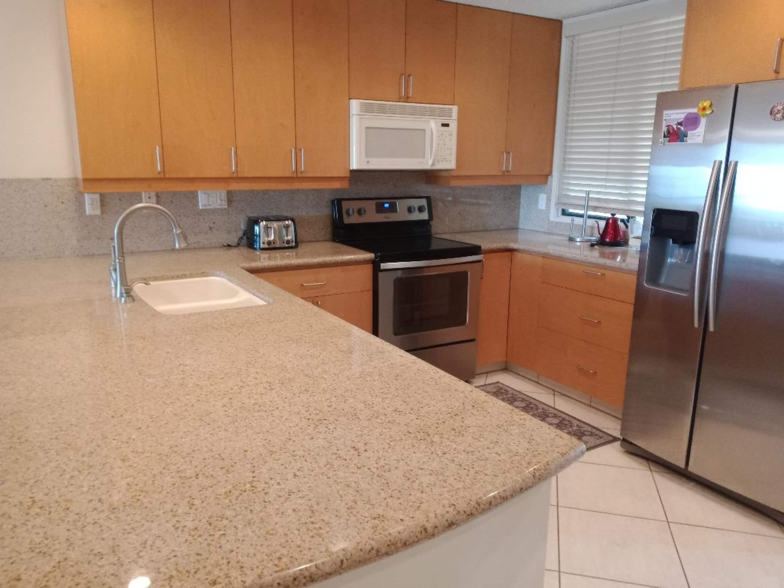 Condo in Kailua-Kona · ★4.29 · 2 bedrooms · 3 beds · 2 baths - Image 4