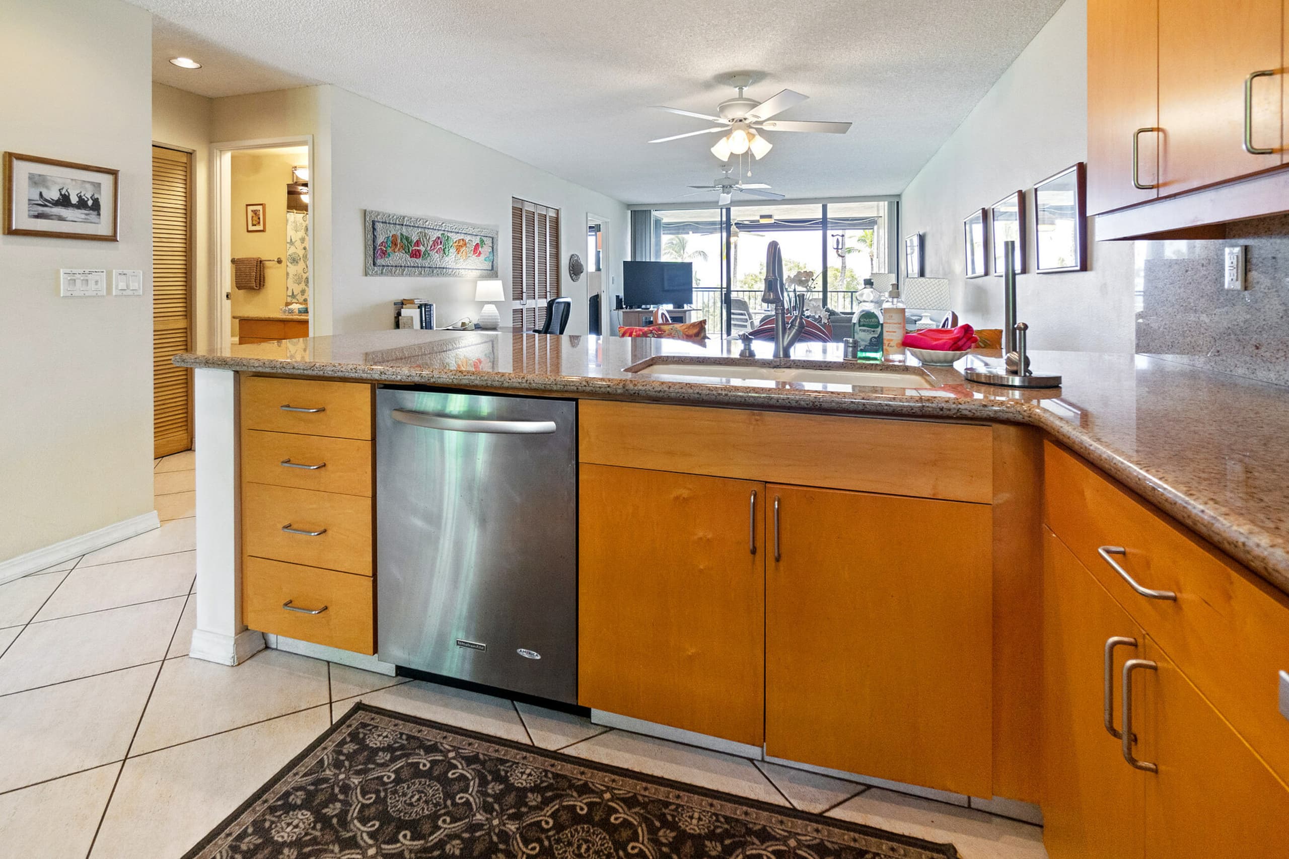 Condo in Kailua-Kona · ★4.29 · 2 bedrooms · 3 beds · 2 baths - Image 22