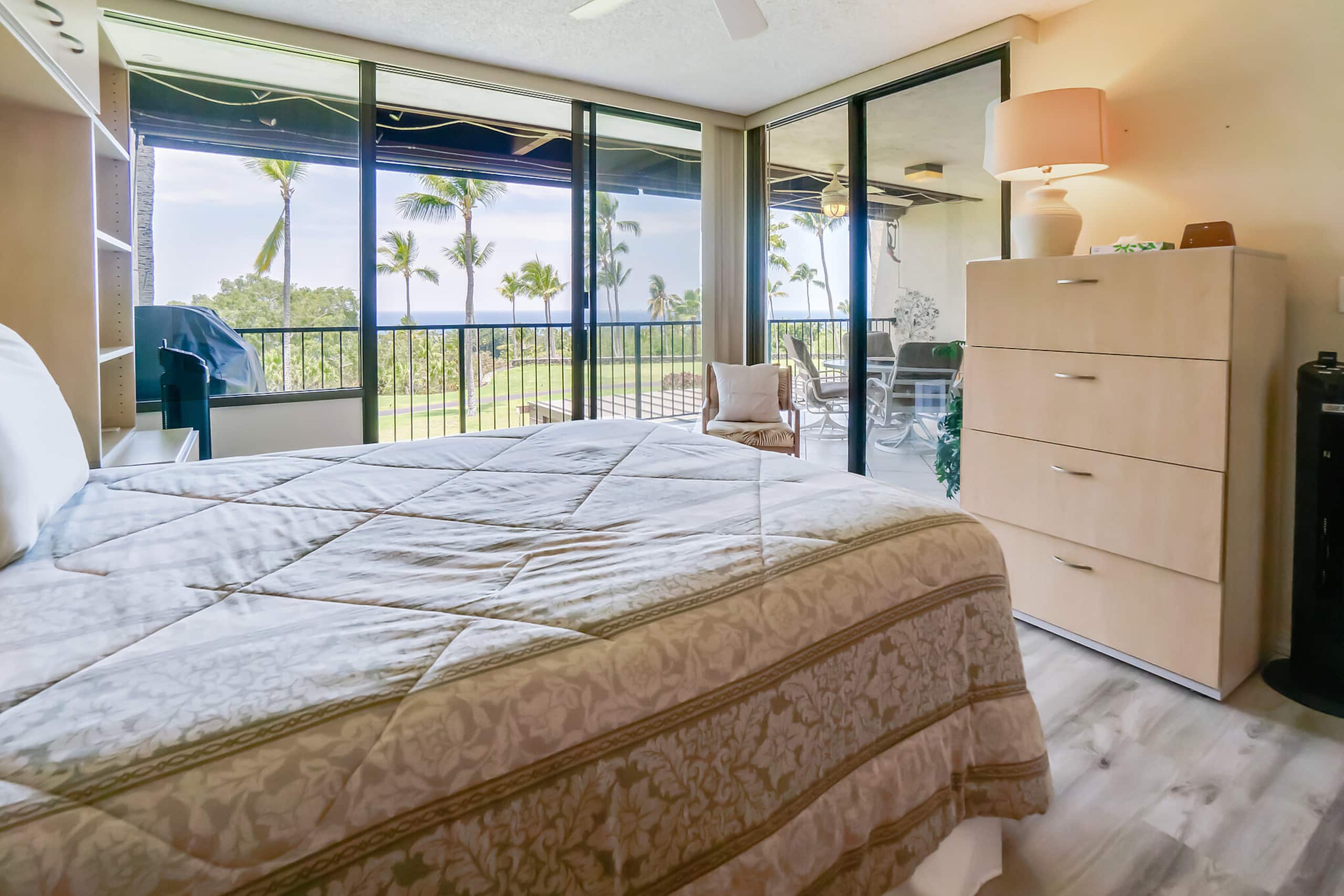Condo in Kailua-Kona · ★4.29 · 2 bedrooms · 3 beds · 2 baths - Image 29