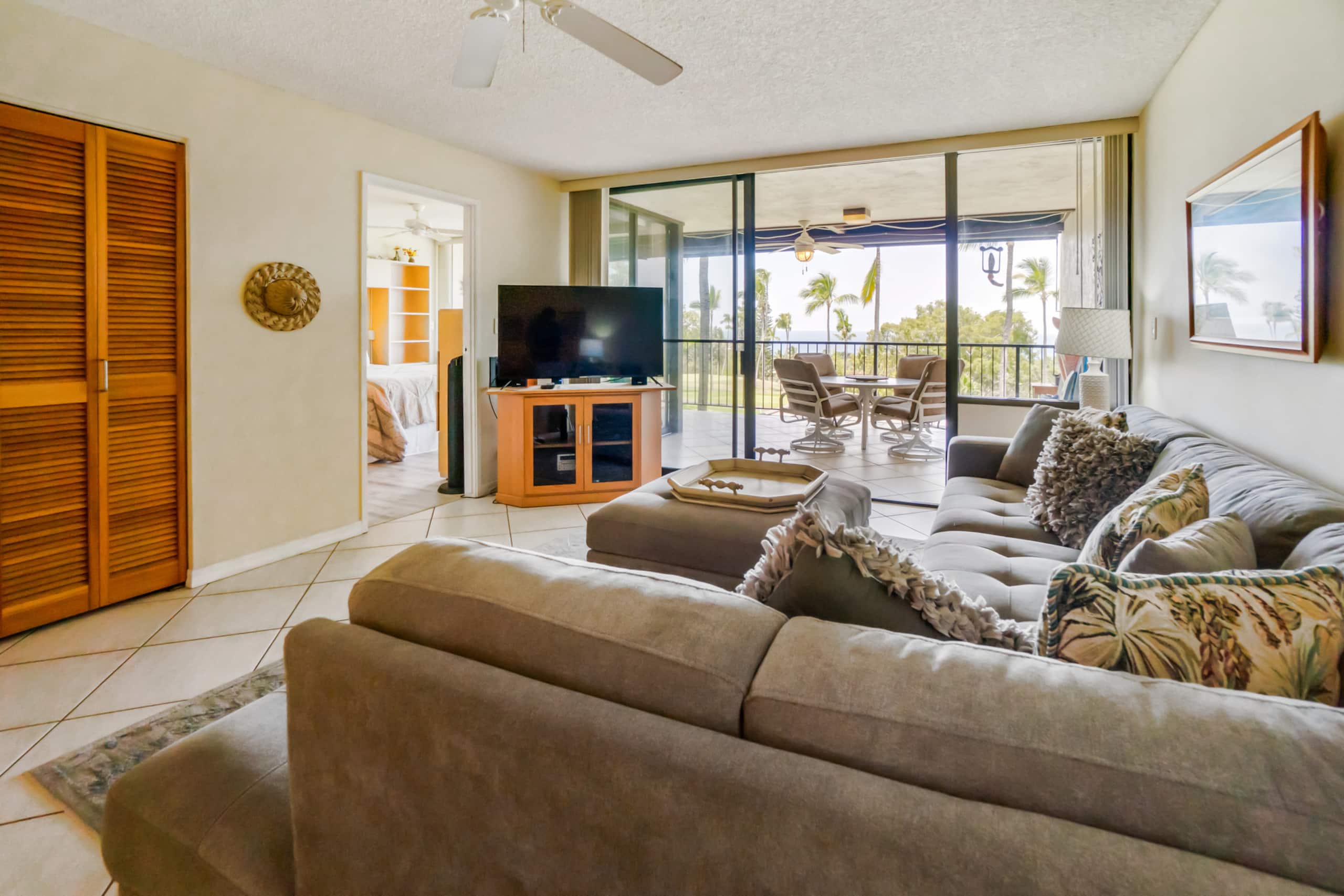 Condo in Kailua-Kona · ★4.29 · 2 bedrooms · 3 beds · 2 baths - Image 24