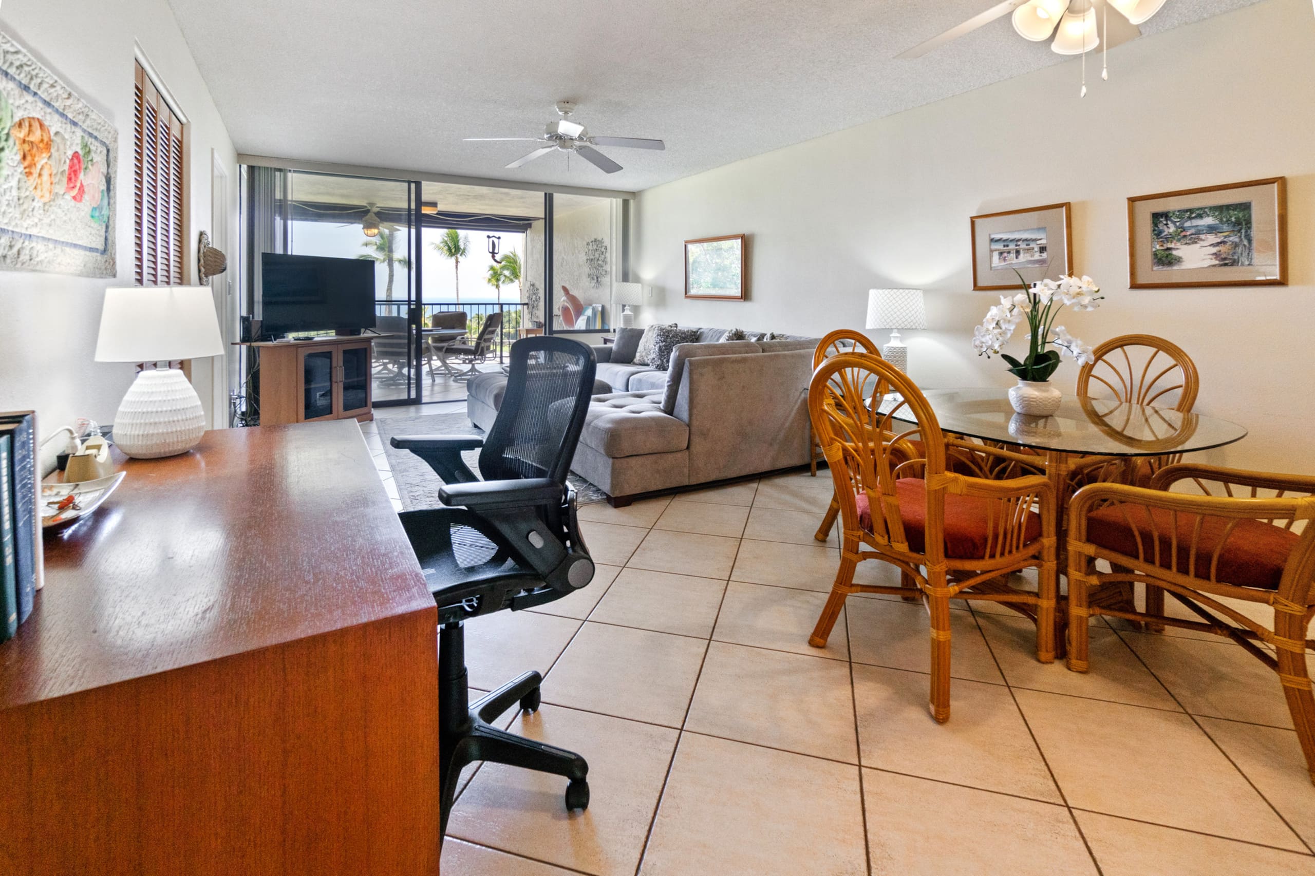 Condo in Kailua-Kona · ★4.29 · 2 bedrooms · 3 beds · 2 baths - Image 18