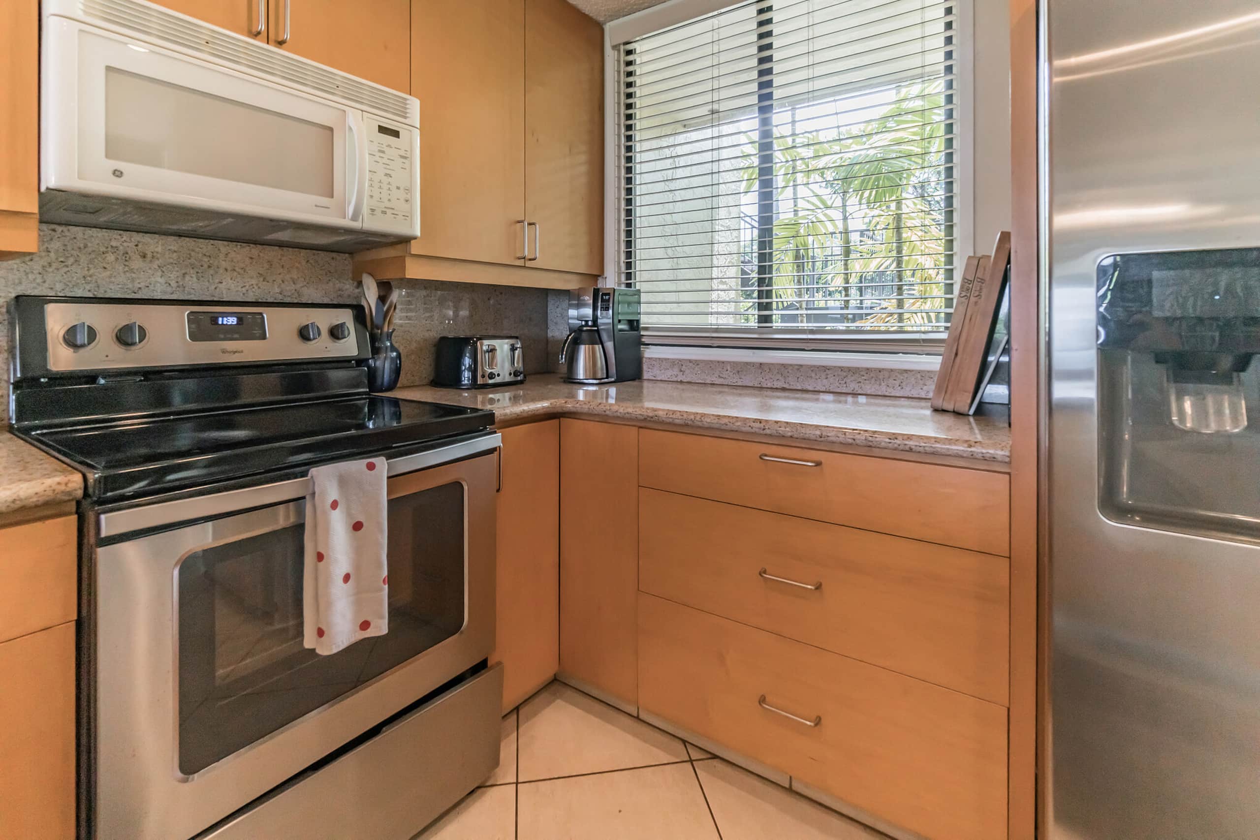Condo in Kailua-Kona · ★4.29 · 2 bedrooms · 3 beds · 2 baths - Image 21