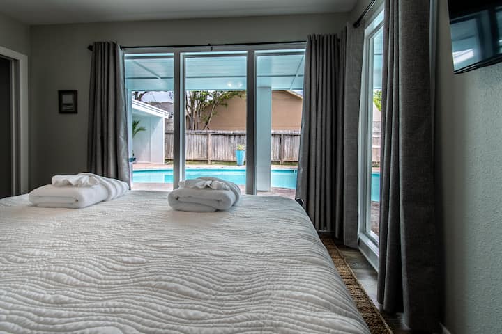 クイーンサイズベッド